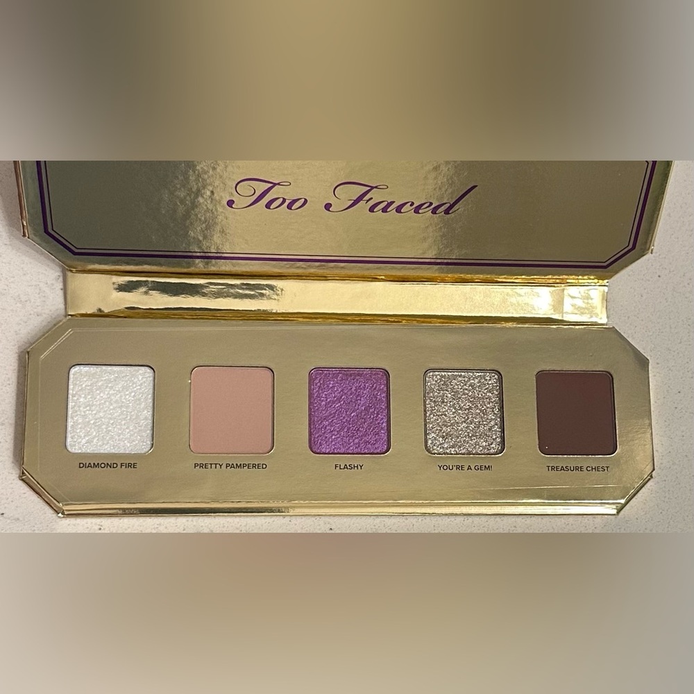 Too Faced Eyeshadow Pallette - Picture 3 of 3